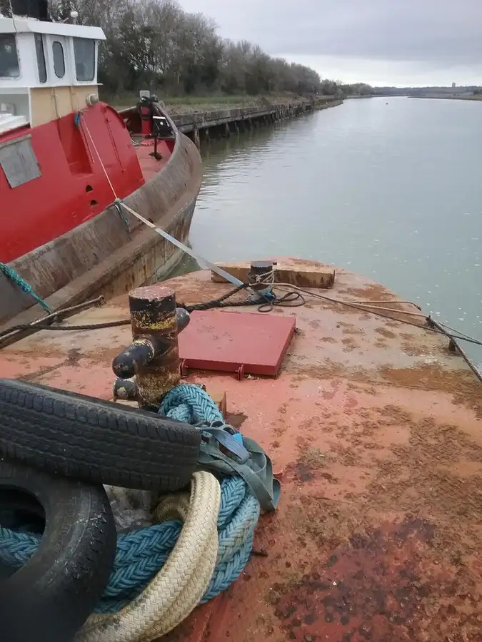 Bateaux de travail à vendre