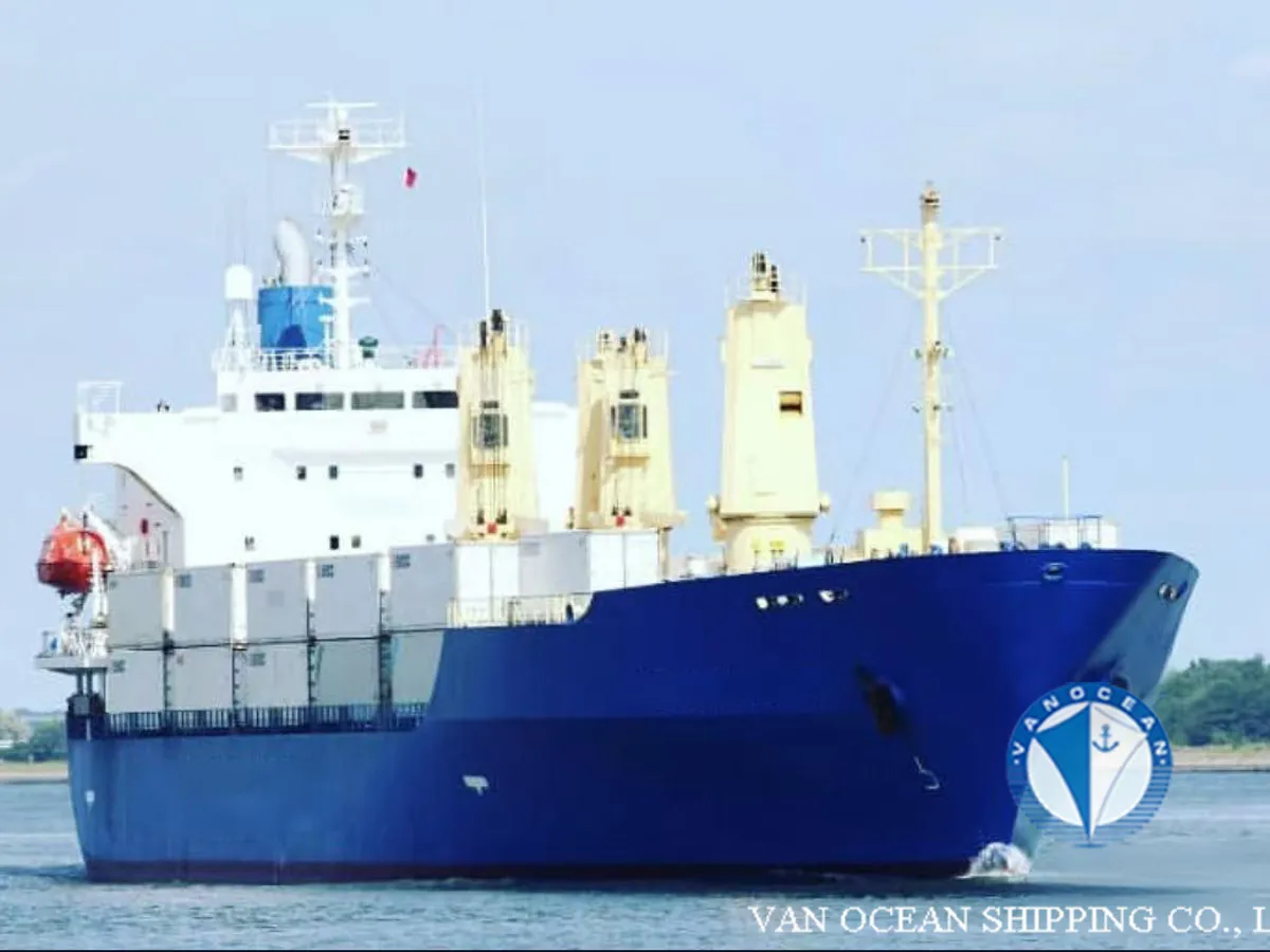 Navire frigorifique à vendre