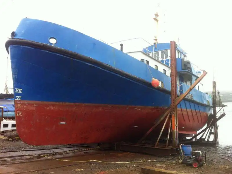 Navire d'arpentage à vendre