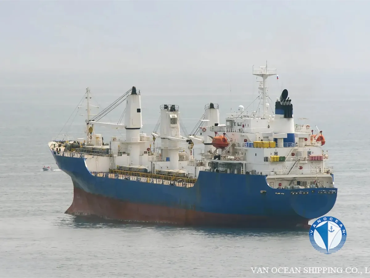 Navire frigorifique à vendre