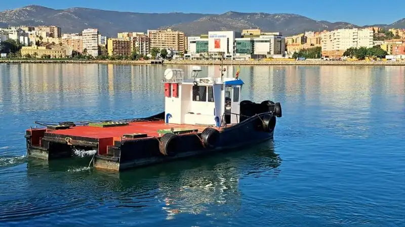 Bateaux de travail à vendre