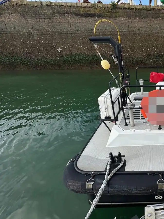 Bateau pilote à vendre