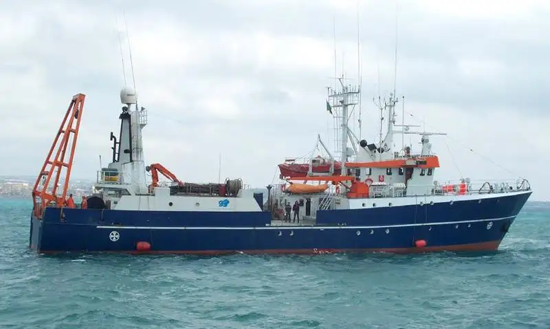 Navire de recherche à vendre