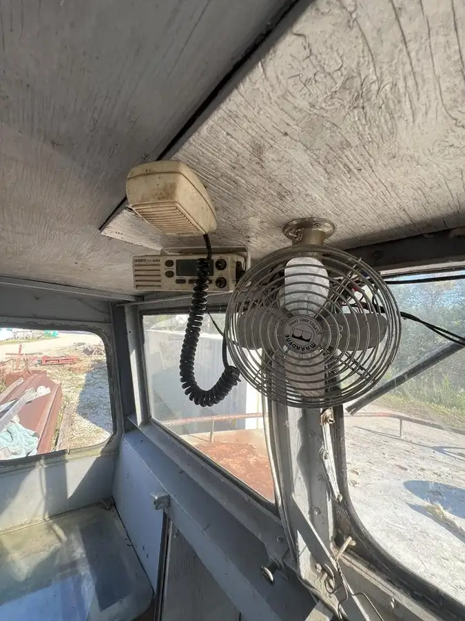 Bateaux de travail à vendre
