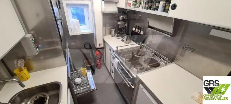 Navire d'arpentage à vendre