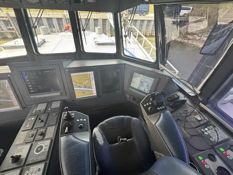 Bateau patrouilleur à vendre
