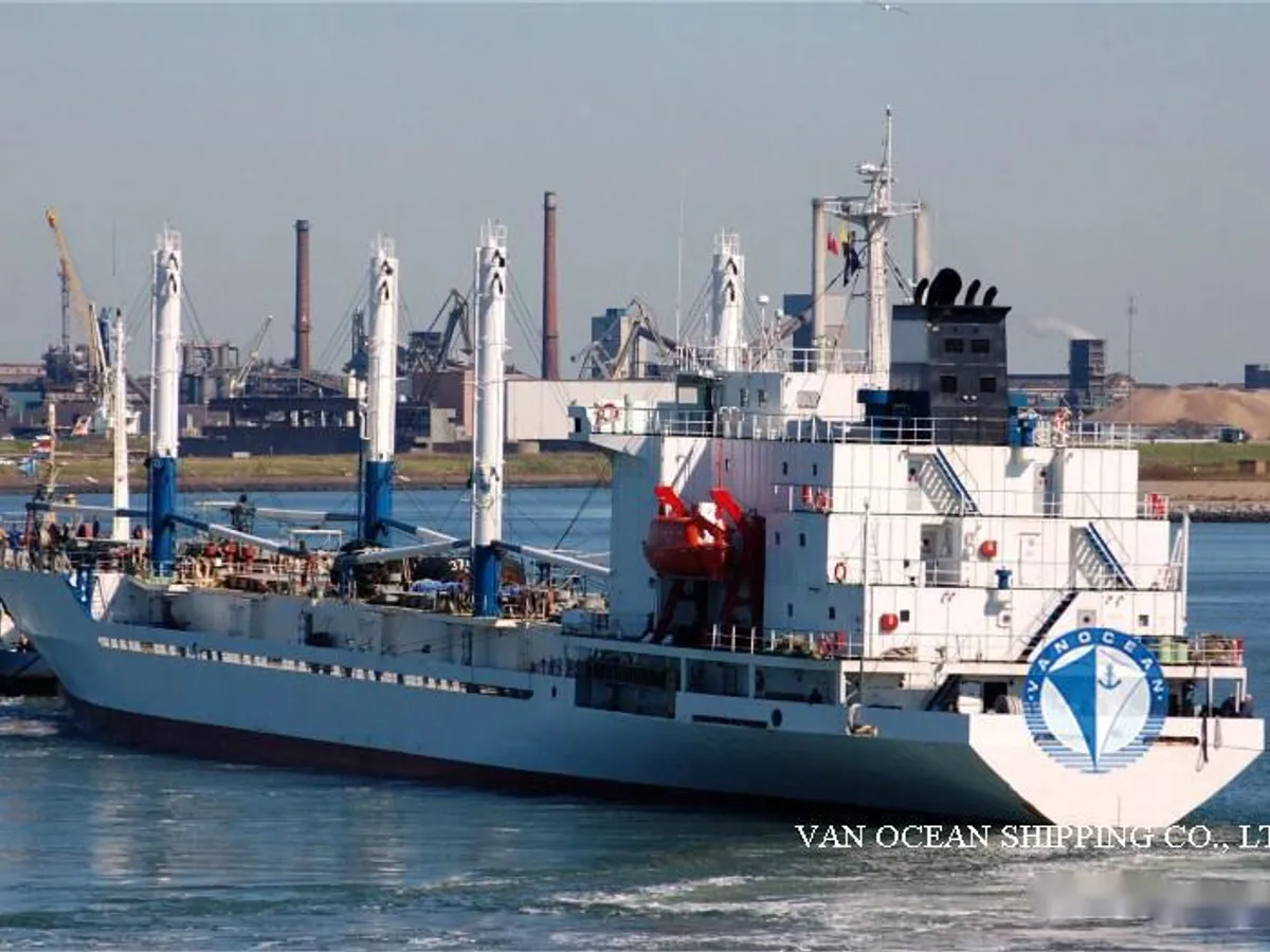 Navire frigorifique à vendre