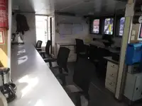Navire d'arpentage à vendre