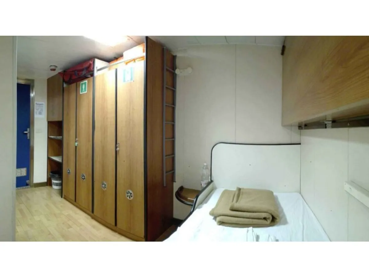 Navire de recherche à vendre