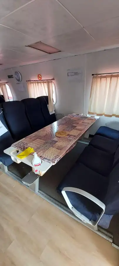 Bateau de transport d'équipage à vendre