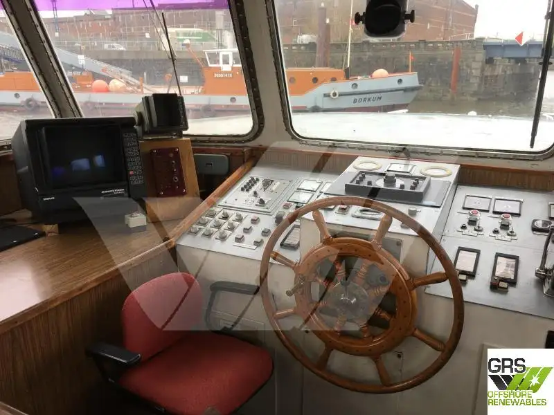 Navire d'arpentage à vendre