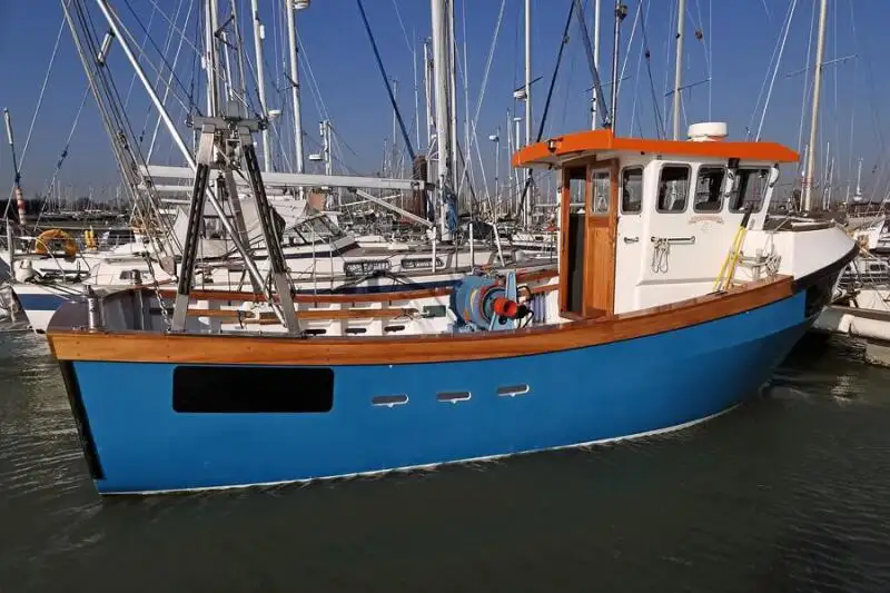 Bateaux de travail à vendre