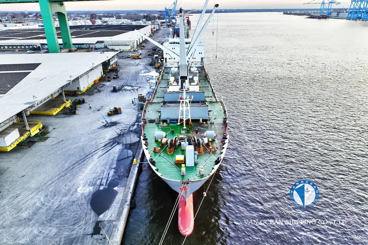Navire frigorifique à vendre