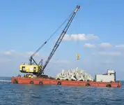 Navire grue à vendre