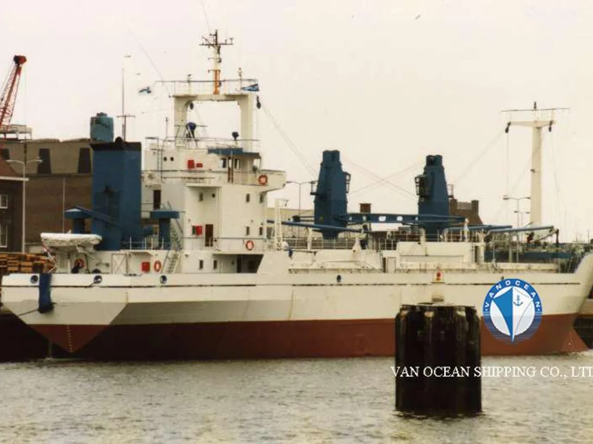 Navire frigorifique à vendre