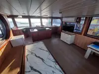Bateaux de travail à vendre