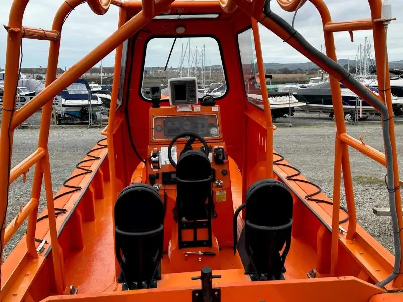 Bateau pneumatique semi-rigide à vendre