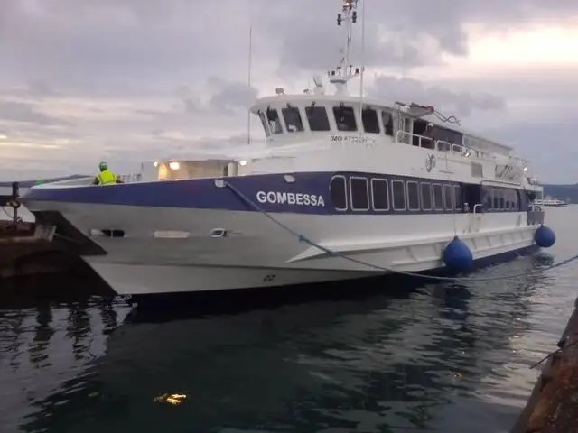 Navire de passagers à vendre