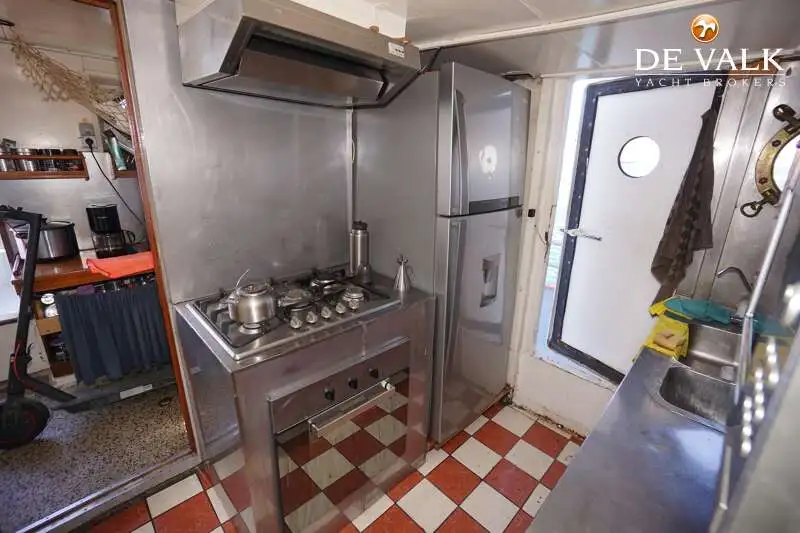 Navire de recherche à vendre