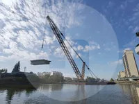Navire grue à vendre