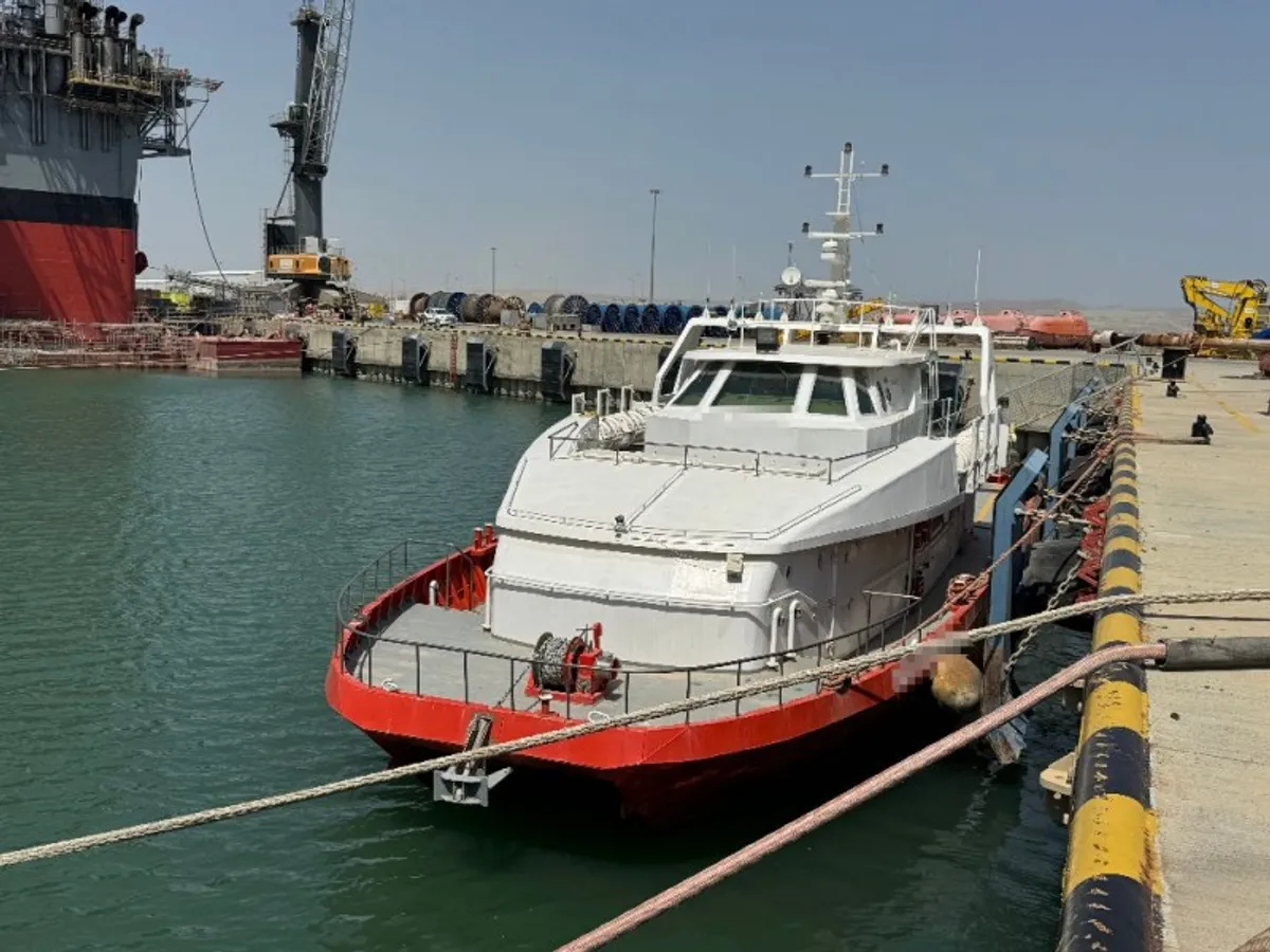 Bateau de transport d'équipage à vendre