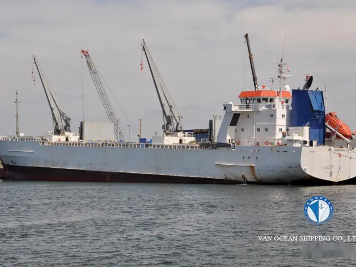Navire frigorifique à vendre