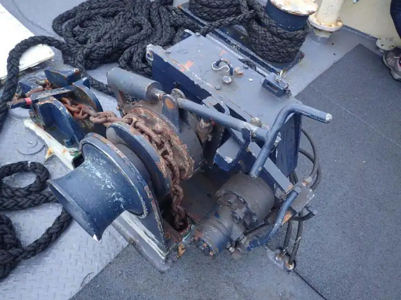 Navire d'arpentage à vendre