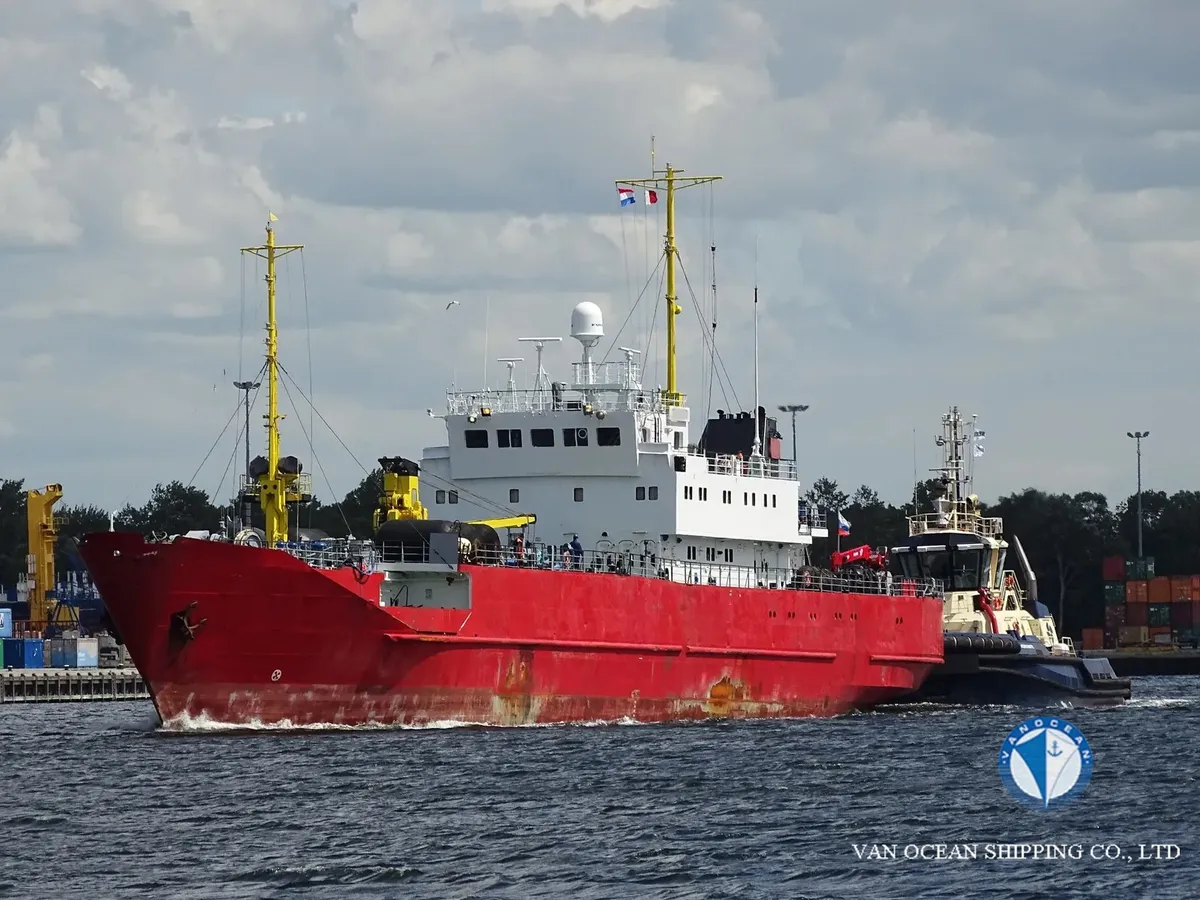 Navire frigorifique à vendre