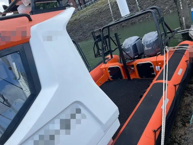 Bateau pneumatique semi-rigide à vendre