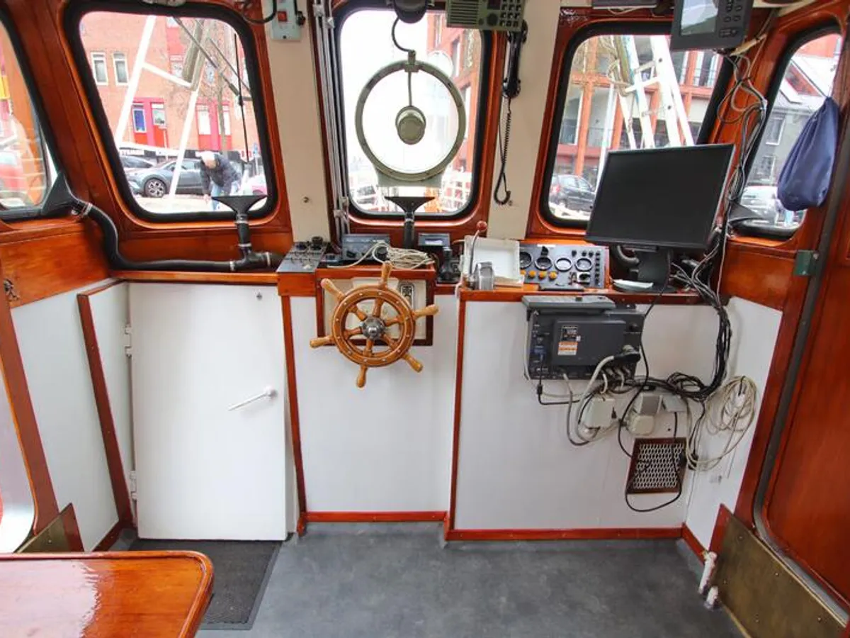 Bateau pilote à vendre