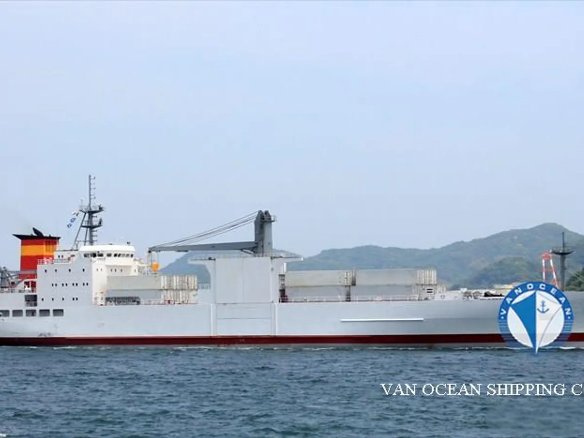 Navire frigorifique à vendre