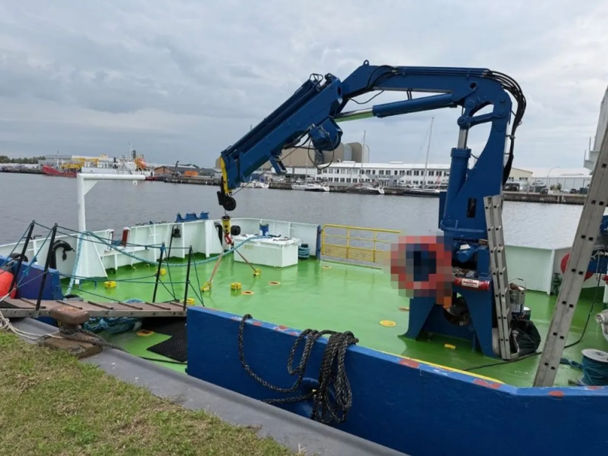 Navire d'approvisionnement à vendre