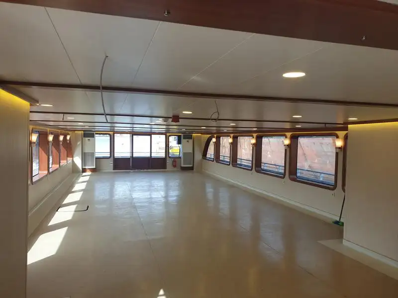 Navire de passagers à vendre