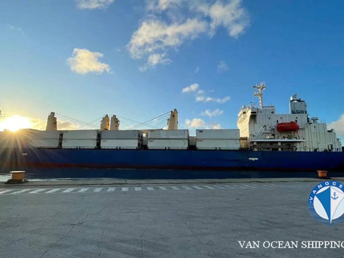 Navire frigorifique à vendre