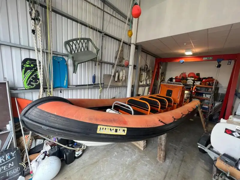 Bateaux de travail à vendre