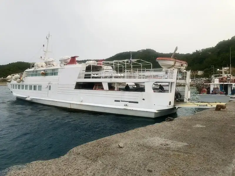Navire de passagers à vendre