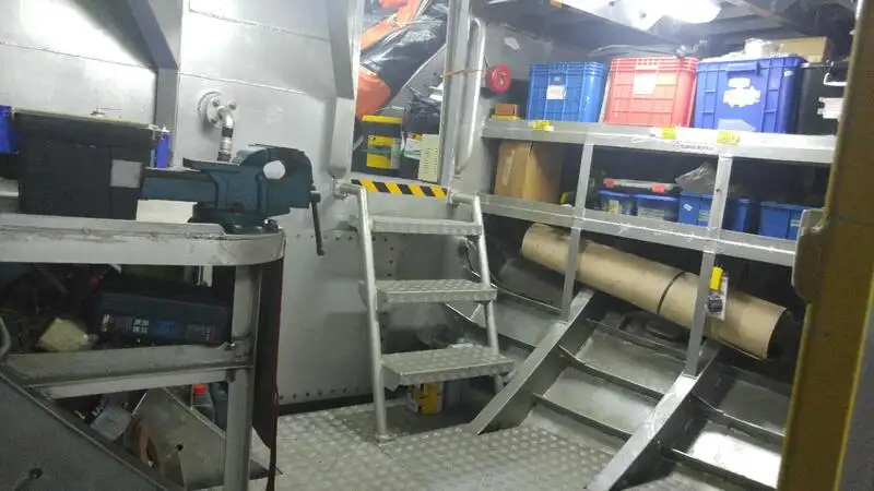 Bateau de transport d'équipage à vendre