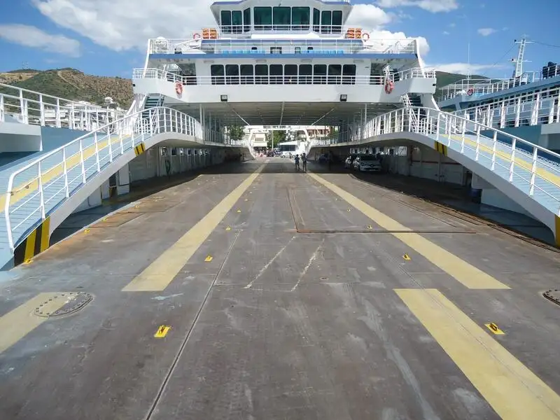 Navire-ferry à vendre