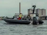 Bateau pneumatique semi-rigide à vendre