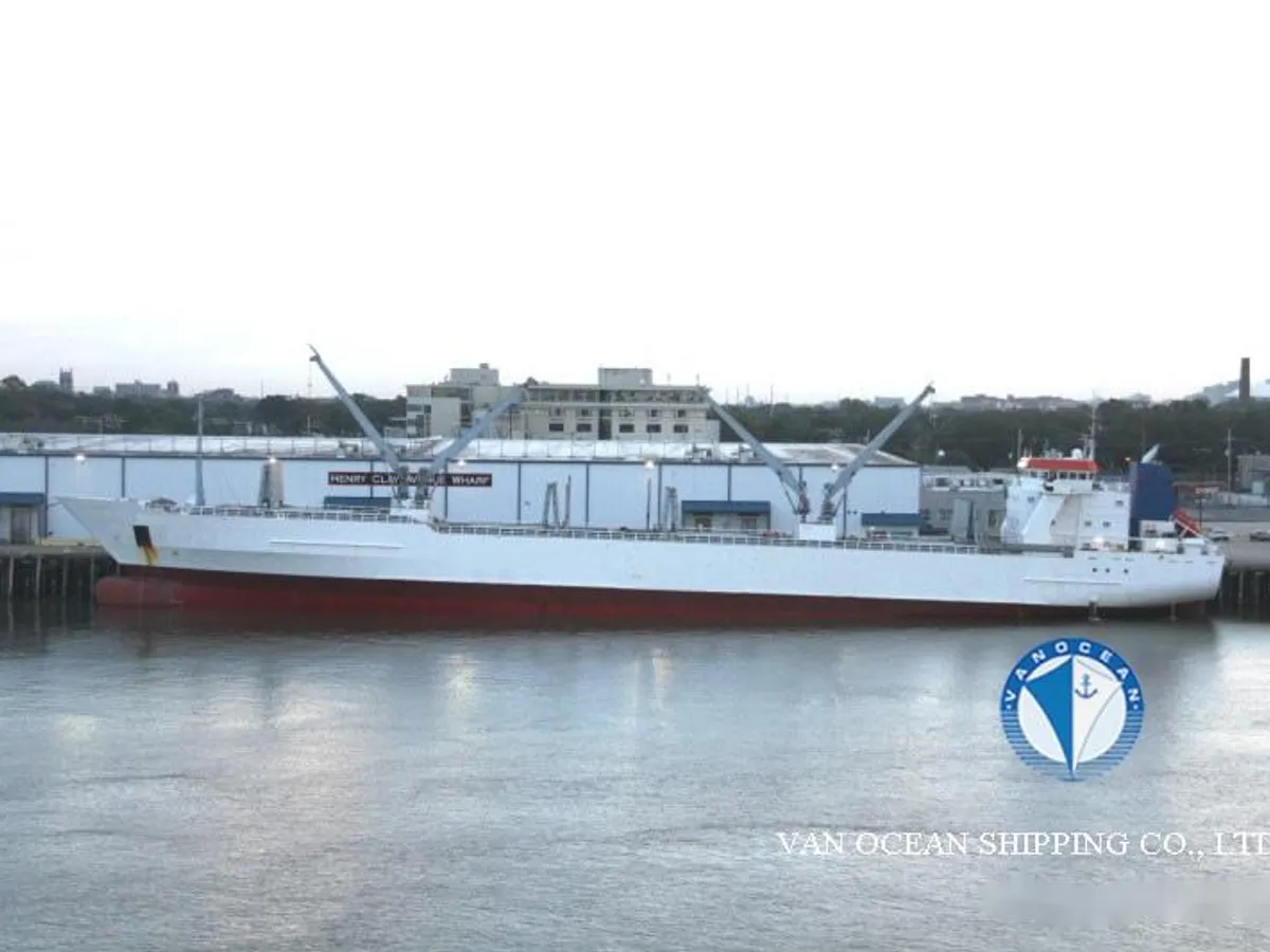 Navire frigorifique à vendre