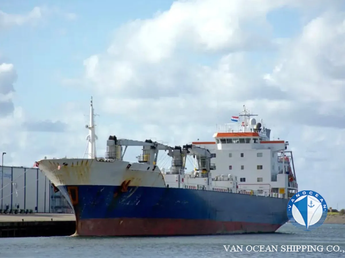 Navire frigorifique à vendre