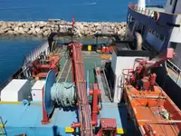 Navire d'approvisionnement à vendre