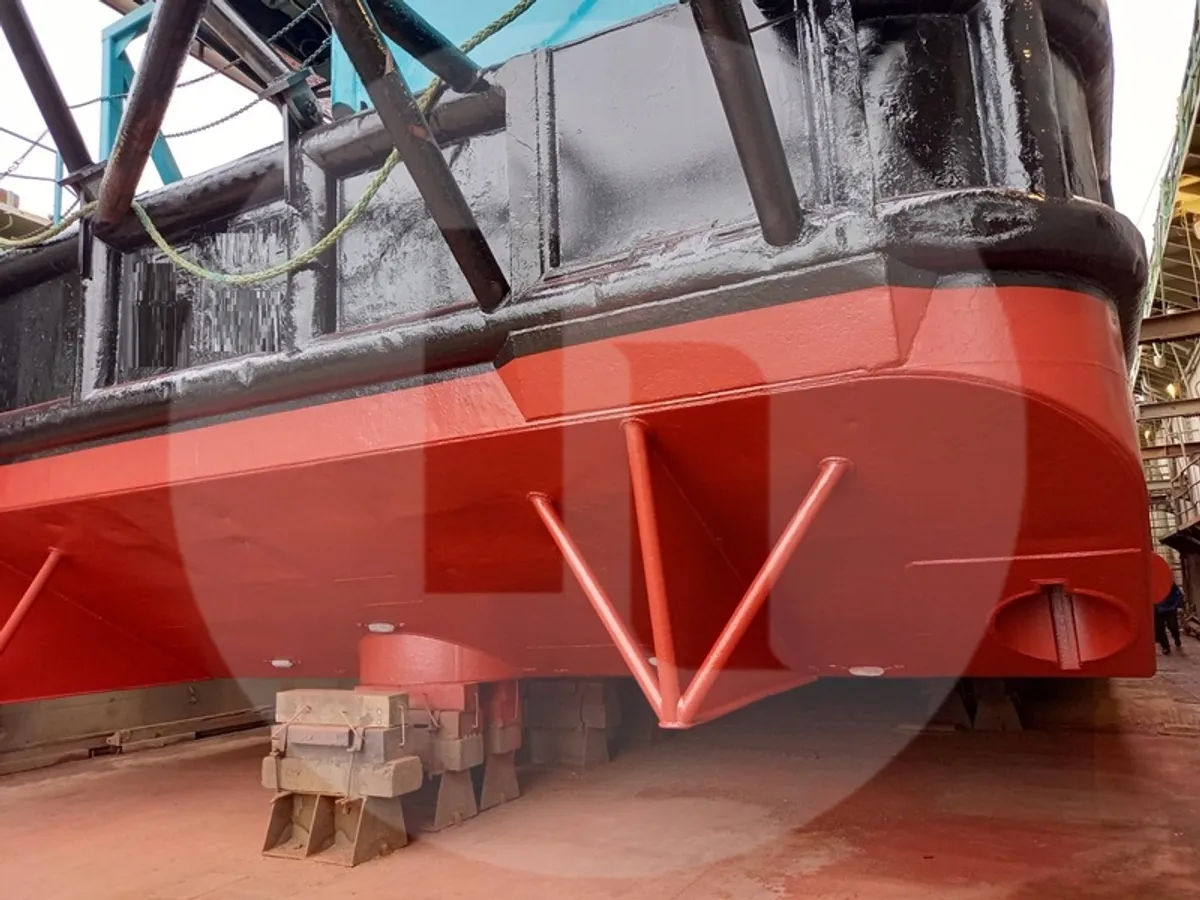 Navire grue à vendre