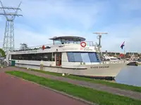 Navire de passagers à vendre