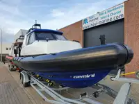Bateau pneumatique semi-rigide à vendre