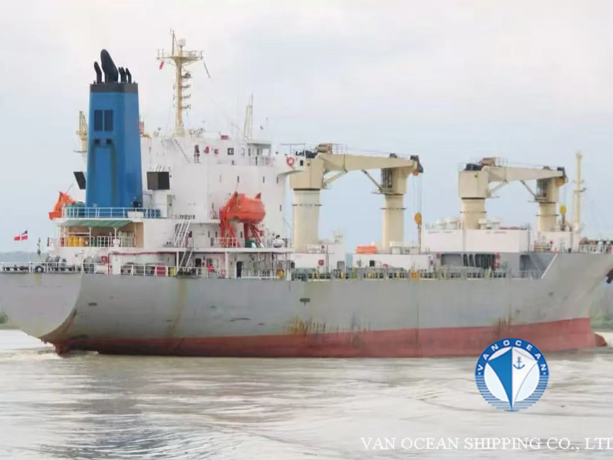 Navire frigorifique à vendre