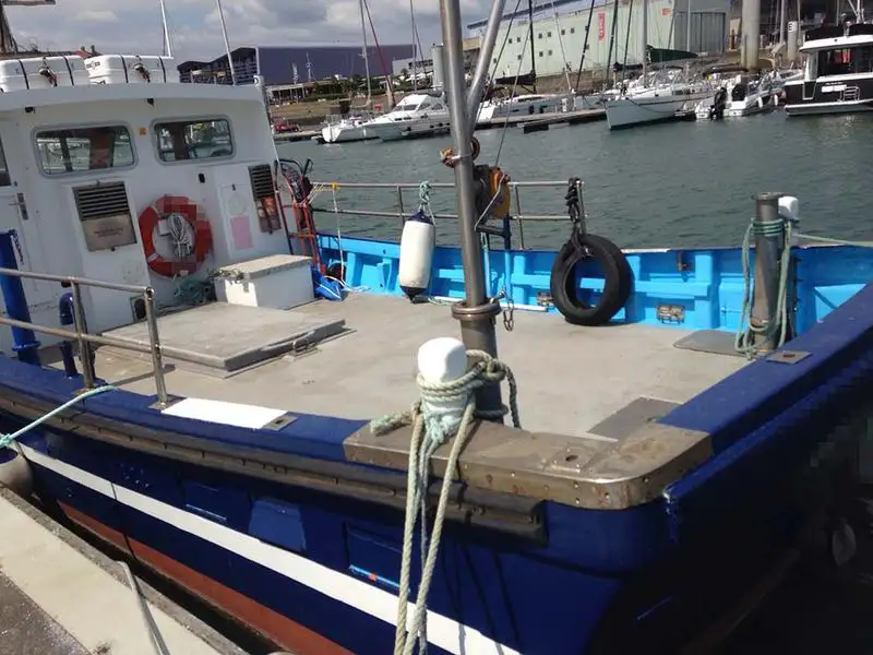 Bateaux de travail à vendre