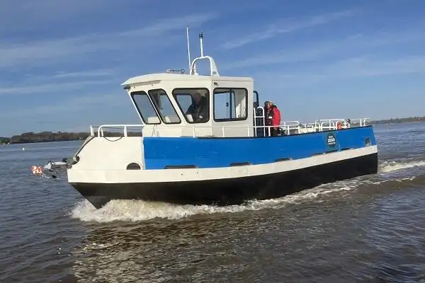 Bateaux de travail à vendre