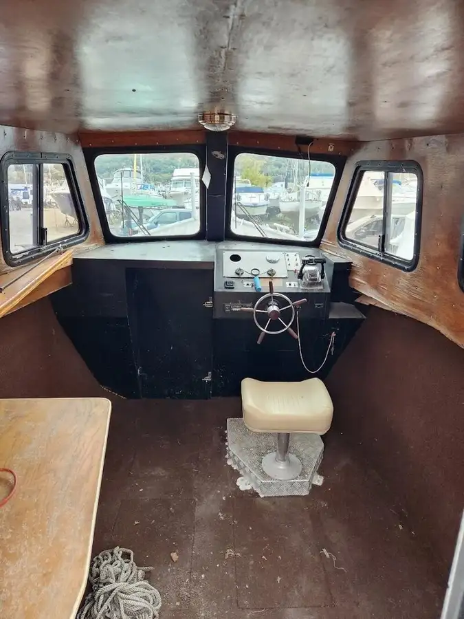 Bateaux de travail à vendre