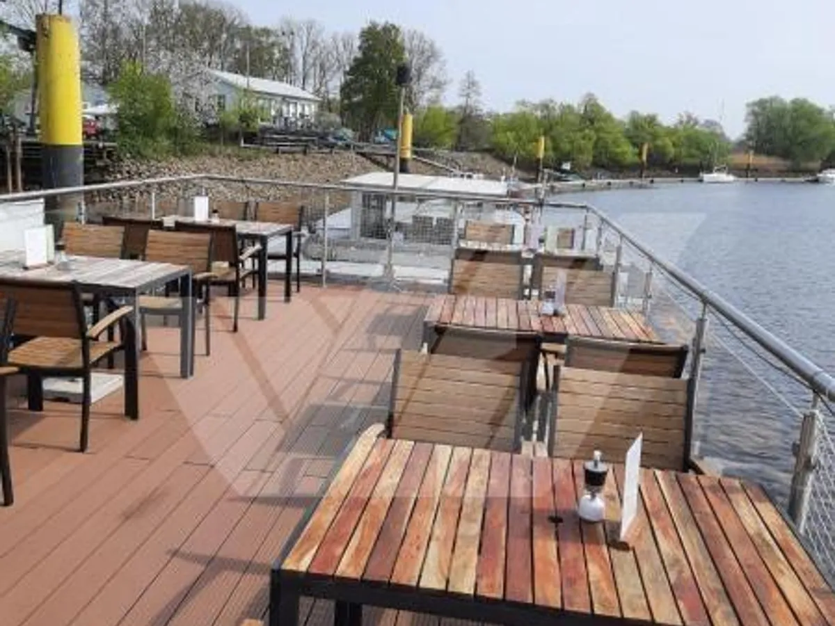Bateau de tourisme à vendre